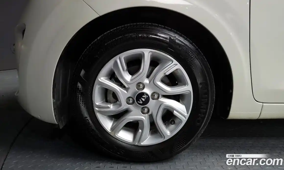 Kia Morning 2017 1.0 Автомат в Москве № 288290, фото 12