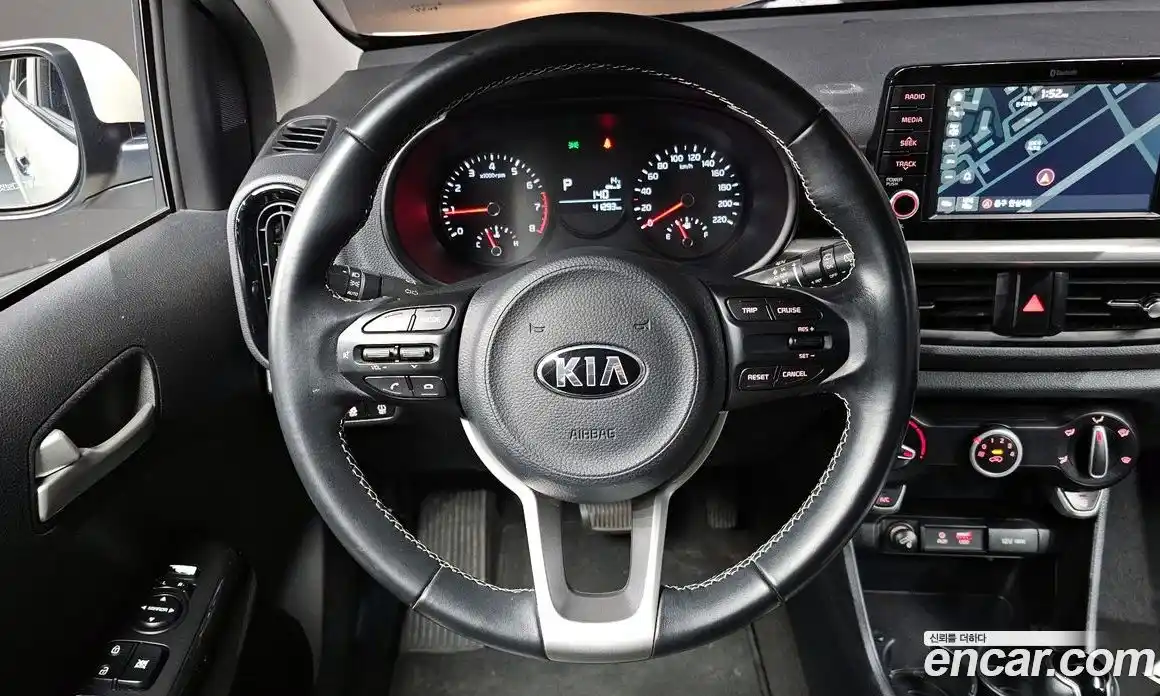 Kia Morning 2017 1.0 Автомат в Москве № 288290, фото 10