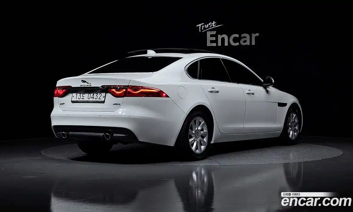 Jaguar XF 2016 2.0 Автомат в Москве № 296463, фото 20