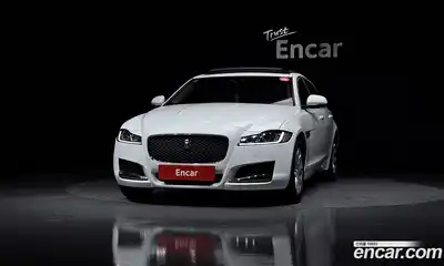 Jaguar XF 2016 2.0 Автомат в Москве № 296463, миниатюра 9