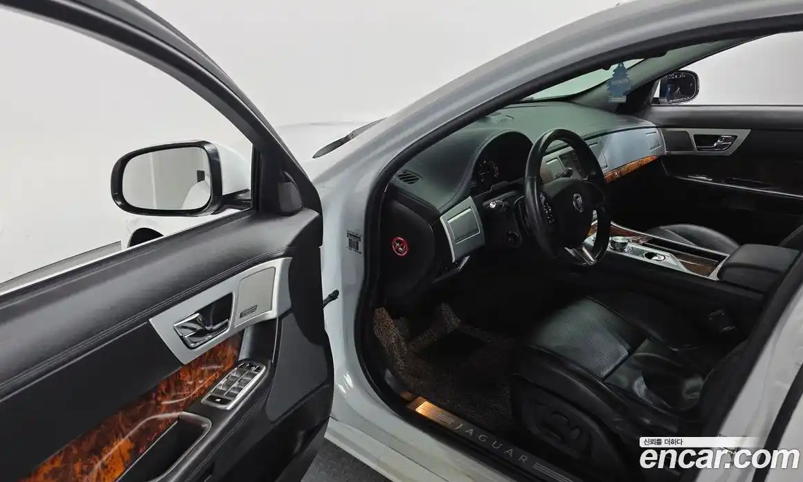 Jaguar XF 2013 3.0 Автомат в Москве № 305140, фото 9
