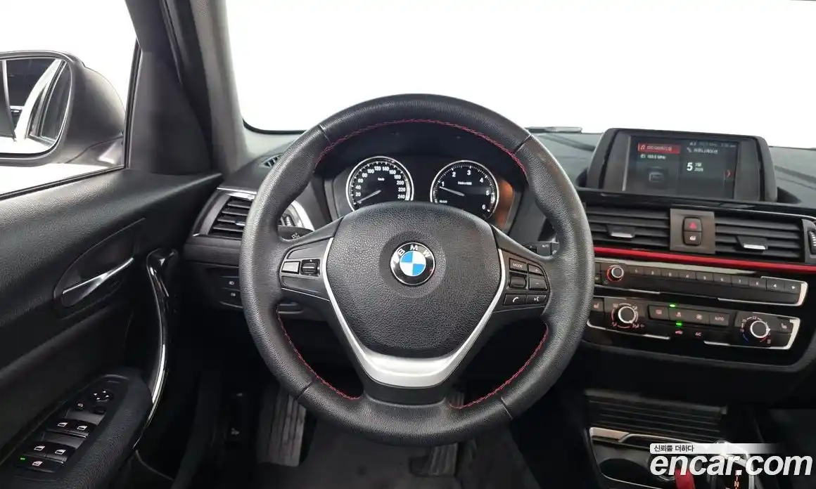 BMW 1-Series 2019 2.0 Автомат в Москве № 305613, фото 13