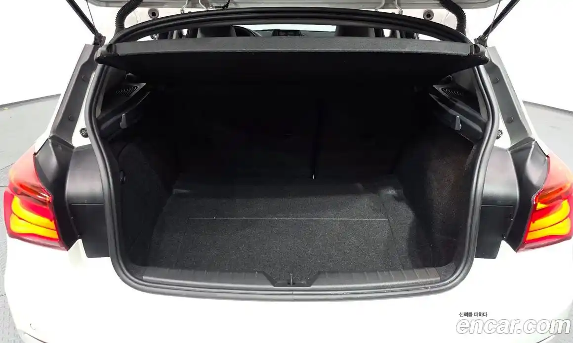 BMW 1-Series 2019 2.0 Автомат в Москве № 305613, фото 20