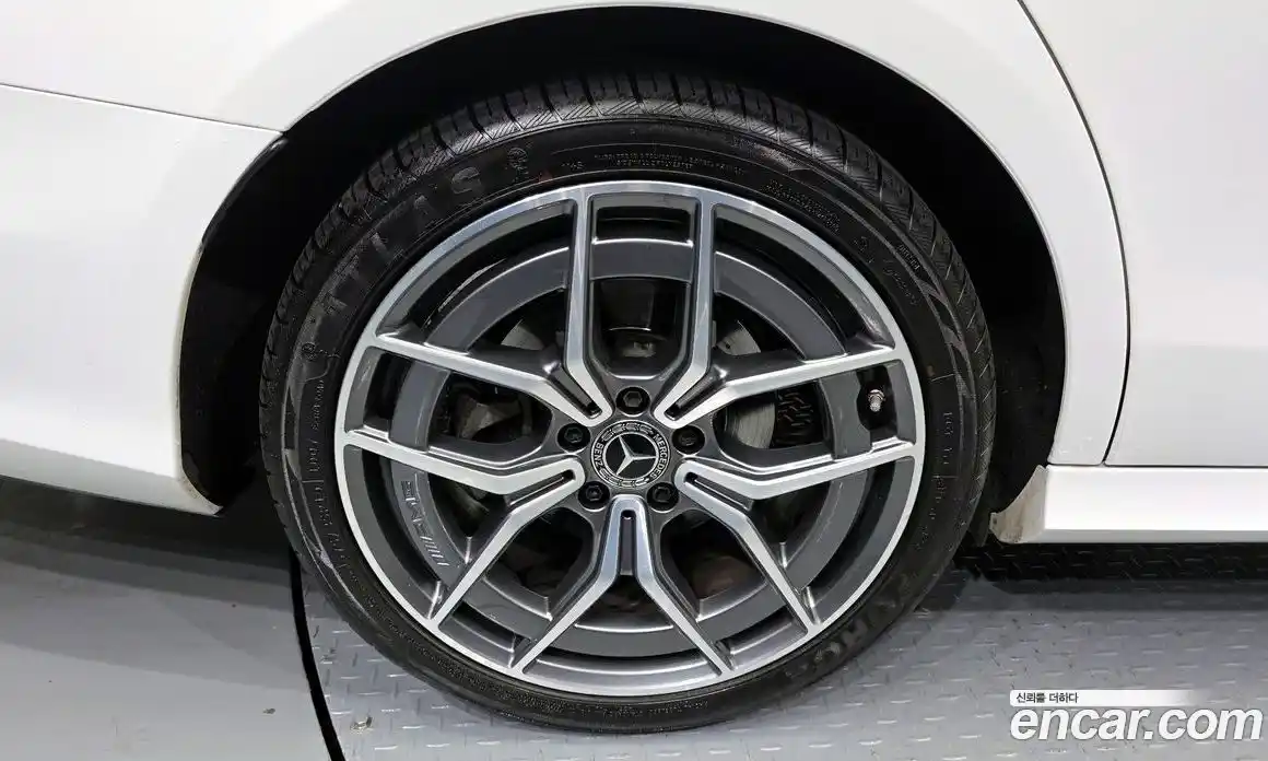 Mercedes-Benz E-Class 2021 1.9 Автомат в Москве № 324365, фото 15