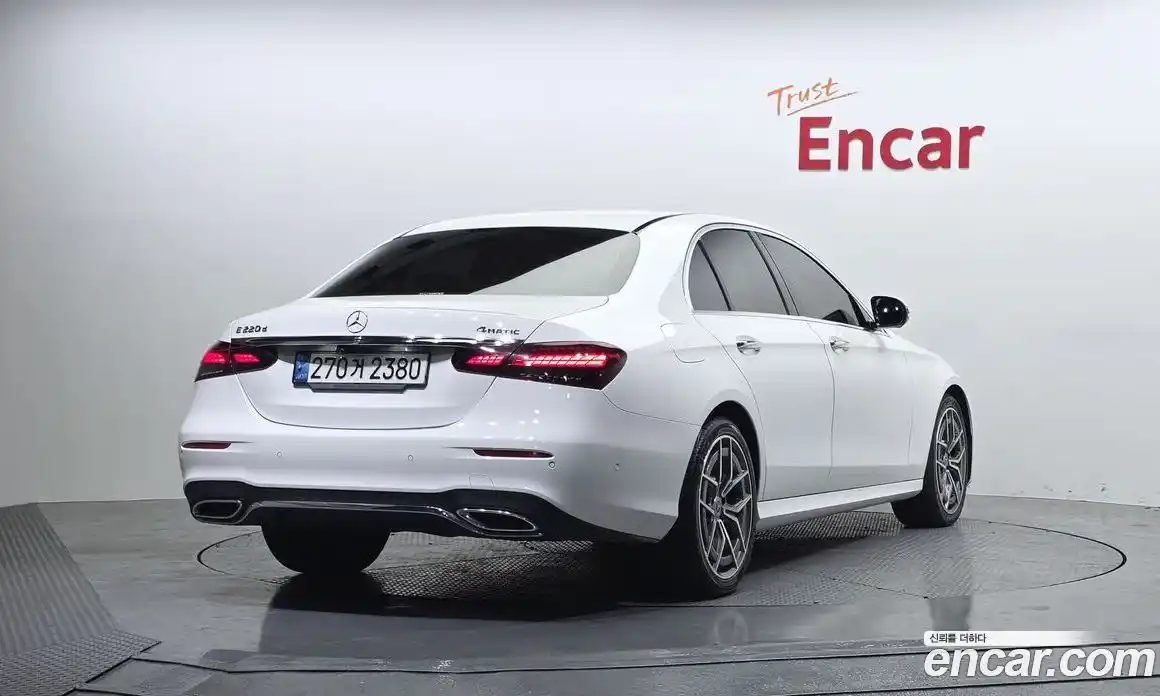 Mercedes-Benz E-Class 2021 1.9 Автомат в Москве № 324365, фото 16