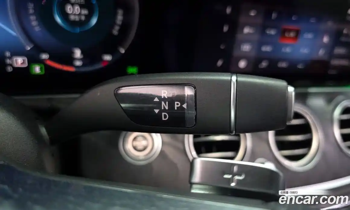 Mercedes-Benz E-Class 2021 1.9 Автомат в Москве № 324365, фото 20