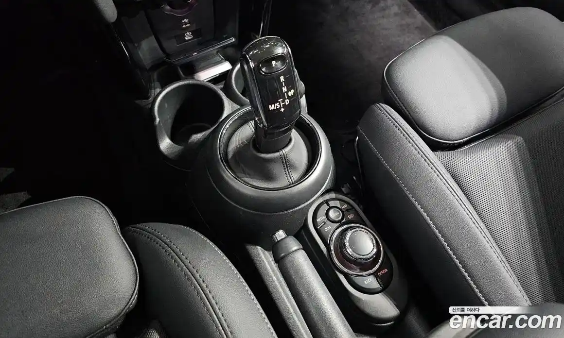 Mini Cooper 2023 1.5 Автомат в Москве № 334248, фото 11