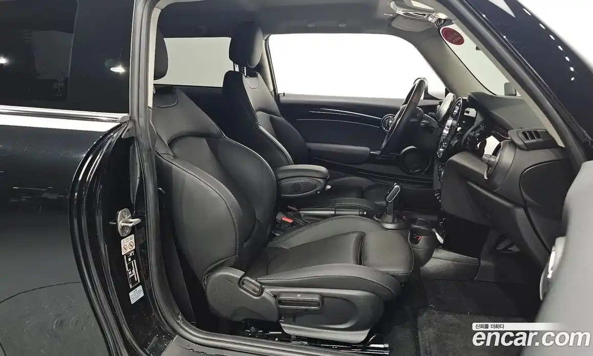 Mini Cooper 2023 1.5 Автомат в Москве № 334248, фото 12