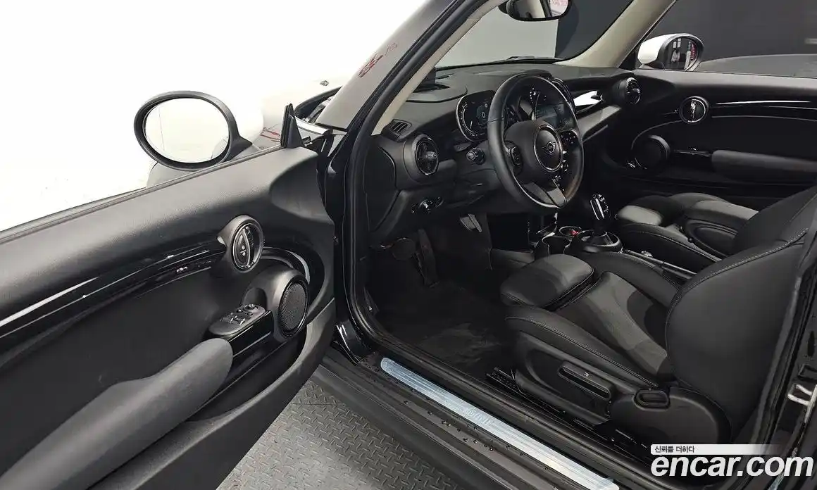 Mini Cooper 2023 1.5 Автомат в Москве № 334248, фото 6