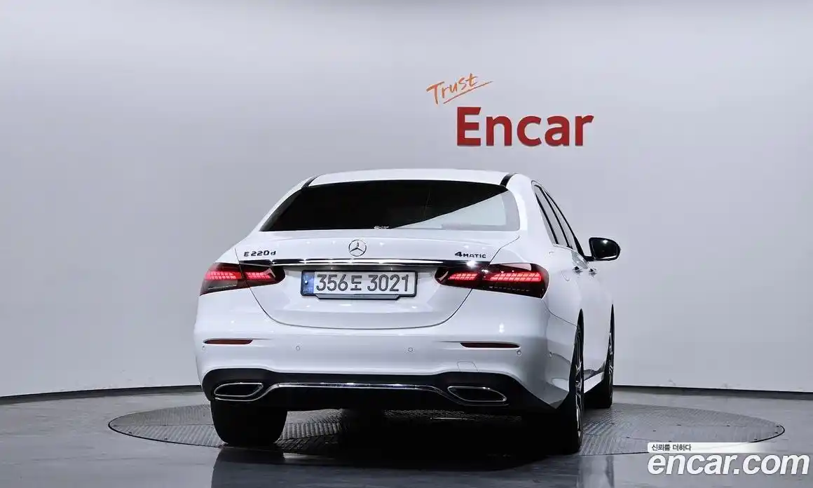 Mercedes-Benz E-Class 2023 2.0 Автомат в Москве № 339596, фото 16