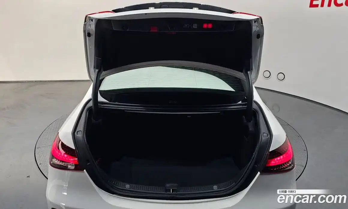 Mercedes-Benz E-Class 2023 2.0 Автомат в Москве № 339596, фото 17