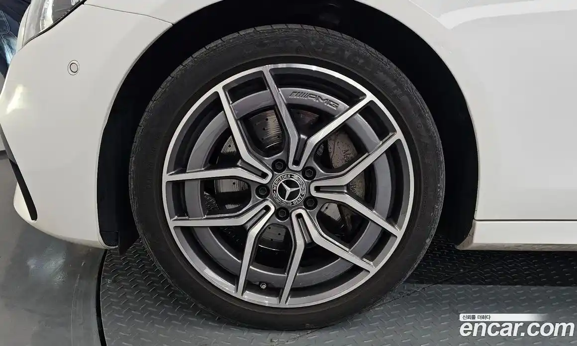 Mercedes-Benz E-Class 2023 2.0 Автомат в Москве № 339596, фото 8