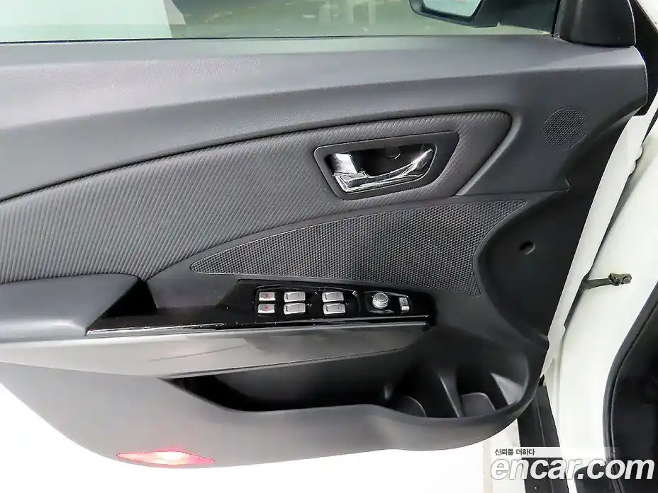 SsangYong TIBOLI 2017 1.6 Автомат в Москве № 34762, фото 13