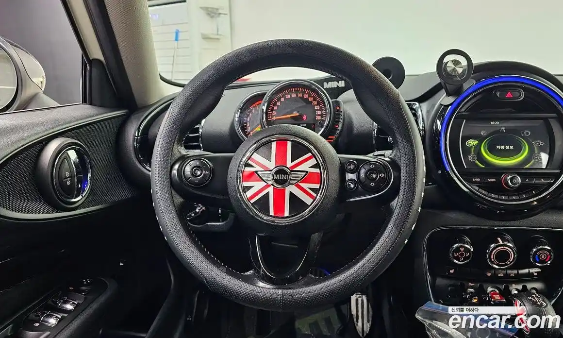 Mini Clubman 2017 1.5 Автомат в Москве № 354371, фото 13