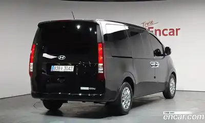 Hyundai Staria, 2025