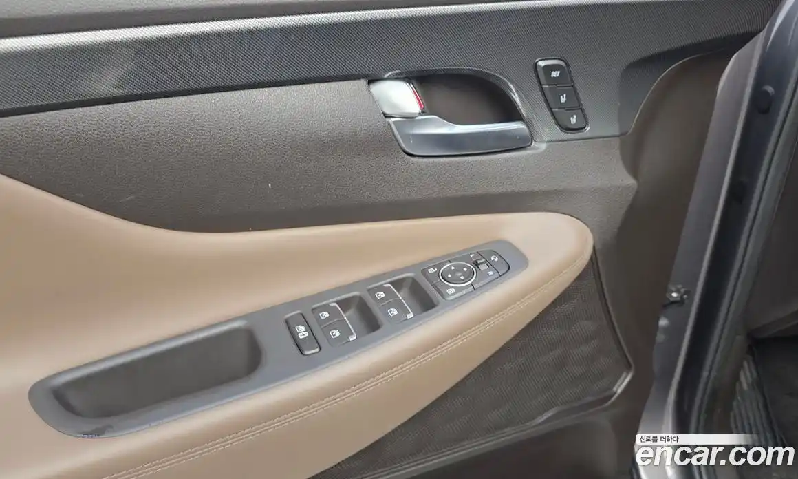 Hyundai Santa Fe 2023 2.5 Автомат в Москве № 358089, фото 17