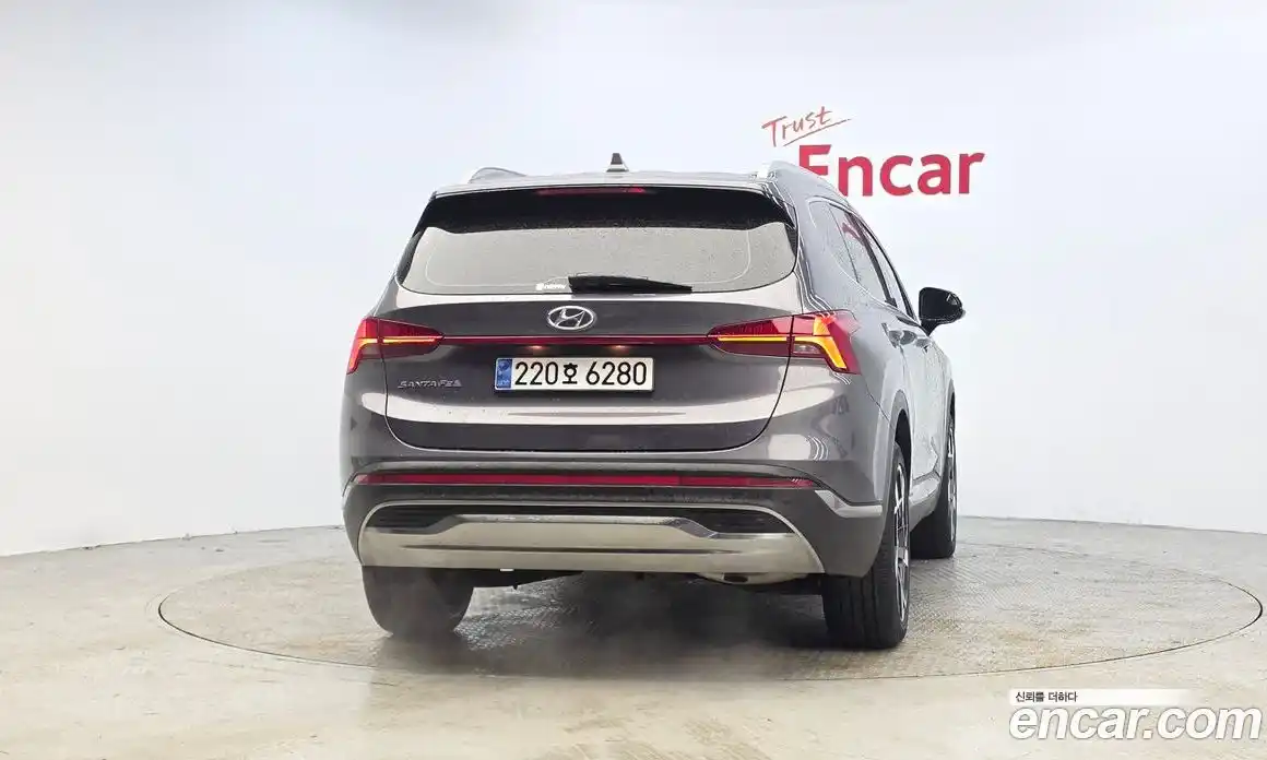 Hyundai Santa Fe 2023 2.5 Автомат в Москве № 358089, фото 4