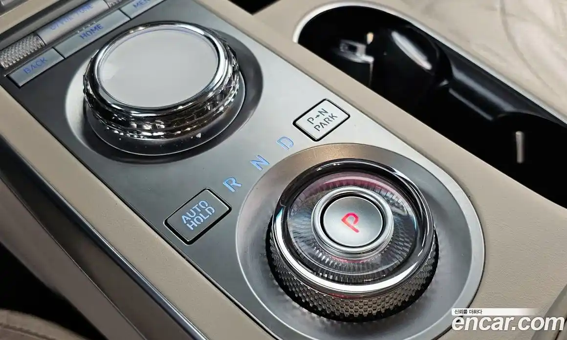 Genesis GV70 2024 2.5 Автомат в Москве № 364360, фото 9