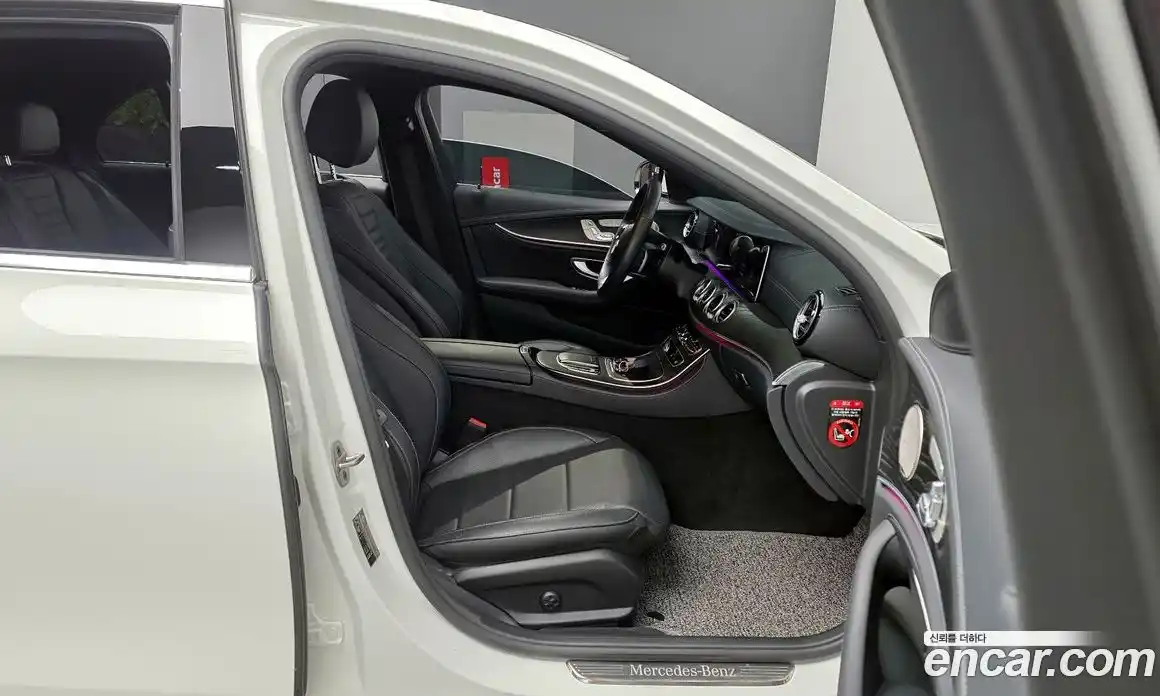 Mercedes-Benz E-Class 2022 2.0 Автомат в Москве № 390684, фото 11