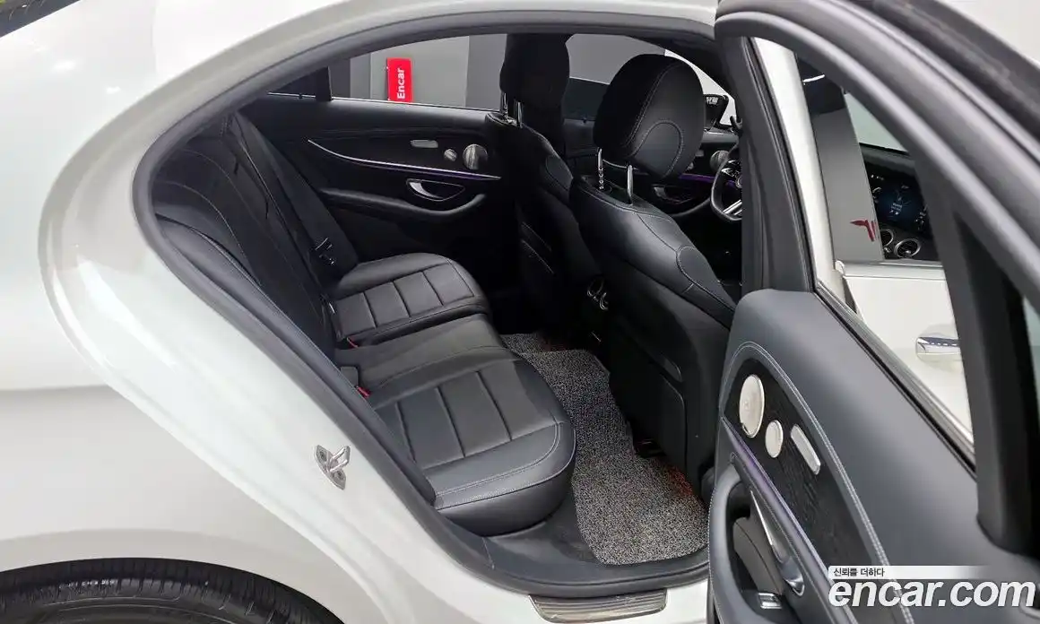 Mercedes-Benz E-Class 2022 2.0 Автомат в Москве № 390684, фото 12