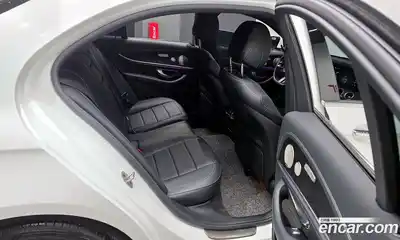 Mercedes-Benz E-Class 2022 2.0 Автомат в Москве № 390684, миниатюра 12