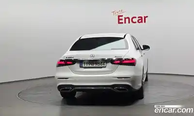 Mercedes-Benz E-Class 2022 2.0 Автомат в Москве № 390684, миниатюра 4