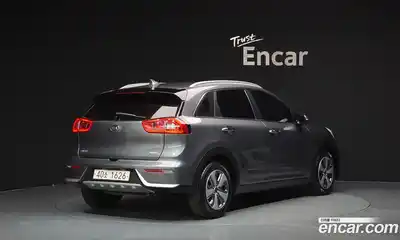 Kia Niro 2017 1.6 Автомат в Москве № 401554, миниатюра 2