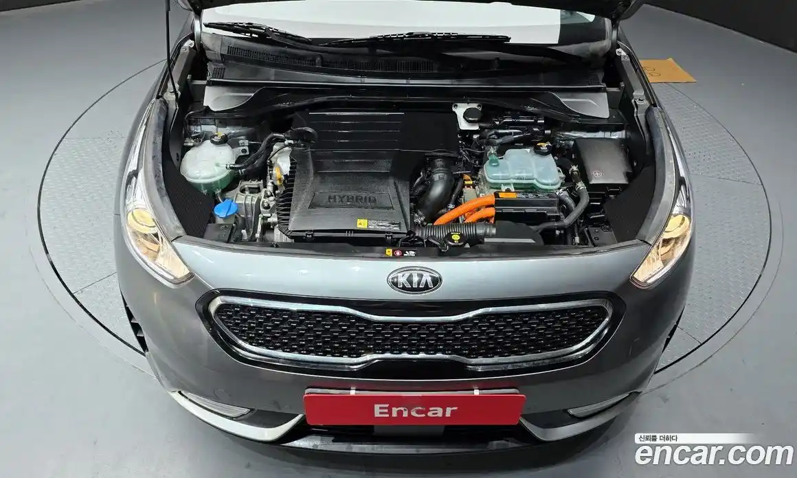 Kia Niro 2017 1.6 Автомат в Москве № 401554, фото 6