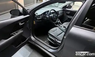 Kia Niro 2017 1.6 Автомат в Москве № 401554, миниатюра 10
