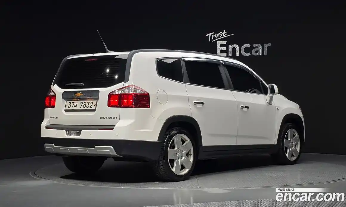 Chevrolet Orlando 2012 2.0 Автомат в Москве № 40295, фото 17