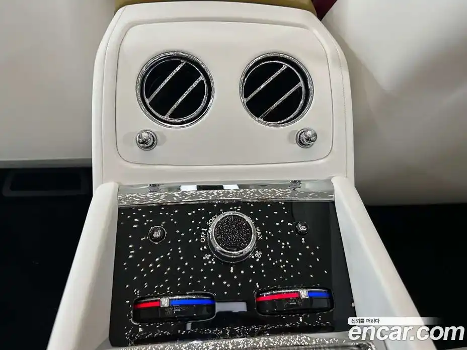 Rolls-Royce Spectre 2024 0.3 Автомат в Москве № 407305, фото 16