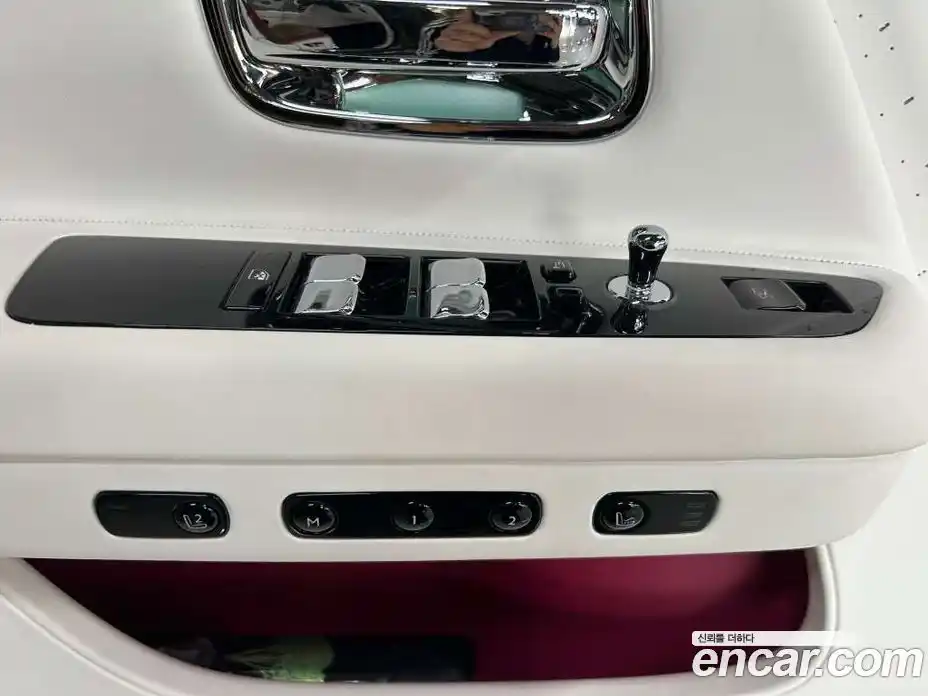 Rolls-Royce Spectre 2024 0.3 Автомат в Москве № 407305, фото 8