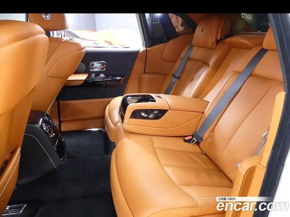 Rolls-Royce Phantom 2022 6.7 Автомат в Москве № 407377, фото 11