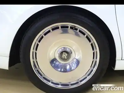 Rolls-Royce Phantom 2022 6.7 Автомат в Москве № 407377, миниатюра 5