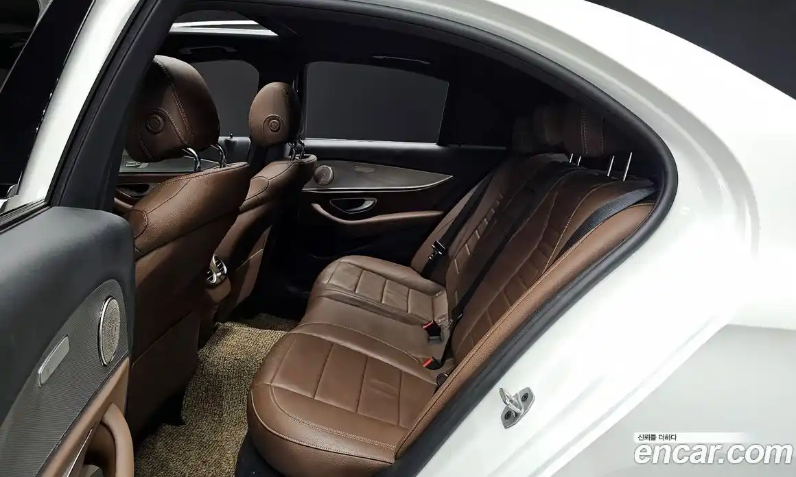 Mercedes-Benz E-Class 2020 2.0 Автомат в Москве № 410474, фото 12