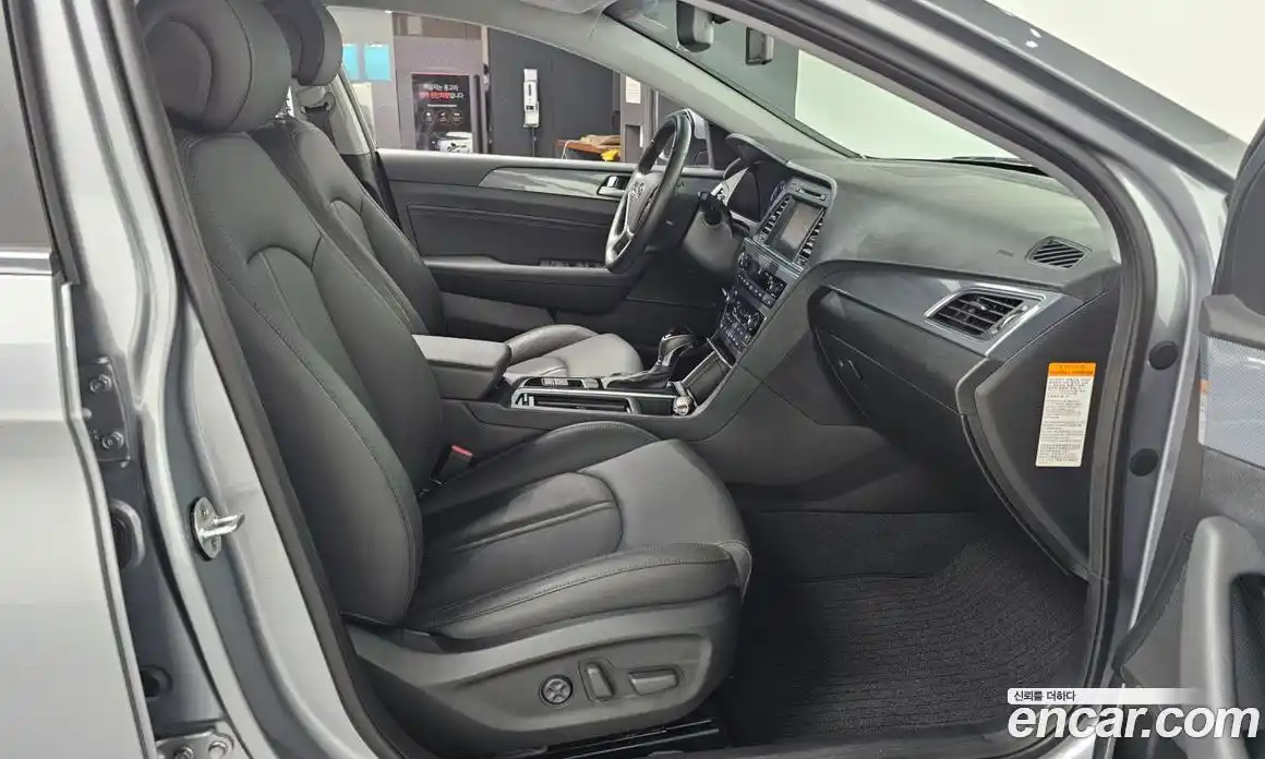 Hyundai Sonata 2017 2.0 Автомат в Москве № 46450, фото 11