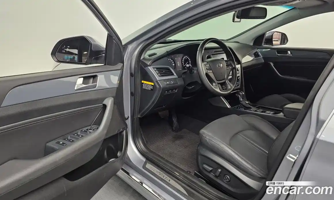 Hyundai Sonata 2017 2.0 Автомат в Москве № 46450, фото 10