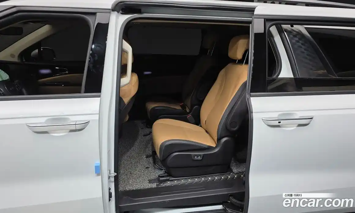 Kia Canival 2023 2.2 Автомат в Москве № 51951, фото 5