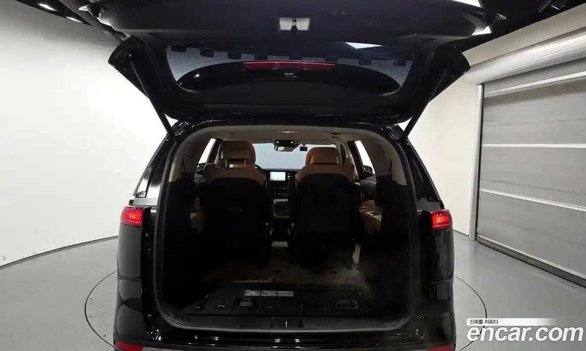 Kia Canival 2022 3.5 Автомат в Москве № 54933, фото 20