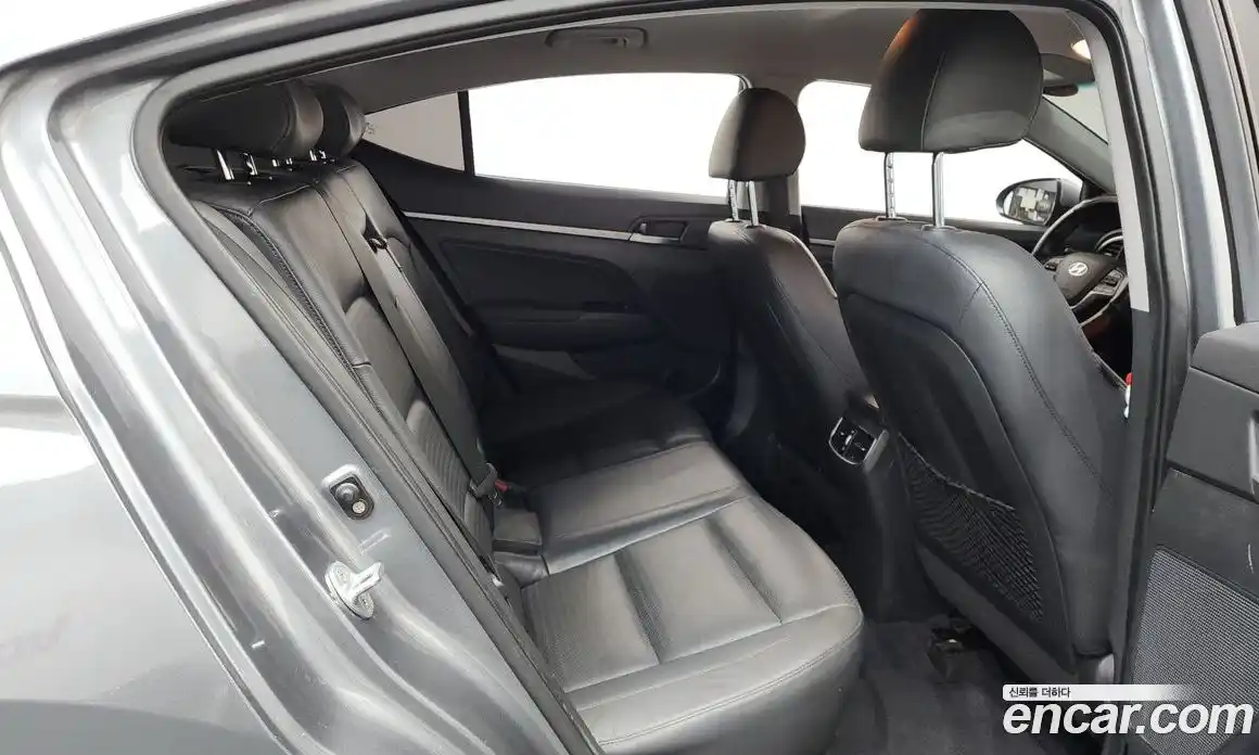 Hyundai Avante 2016 1.6 Автомат в Москве № 111240, фото 19