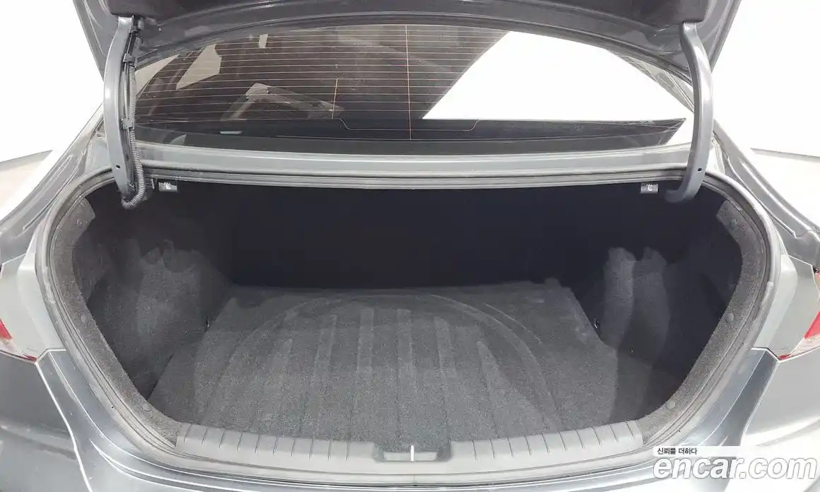 Hyundai Avante 2016 1.6 Автомат в Москве № 111240, фото 20