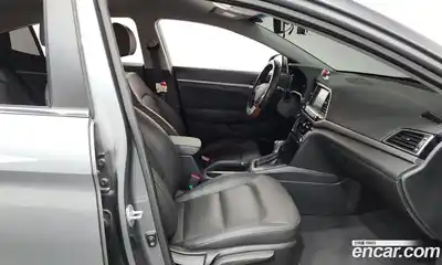 Hyundai Avante 2016 1.6 Автомат в Москве № 111240, миниатюра 2