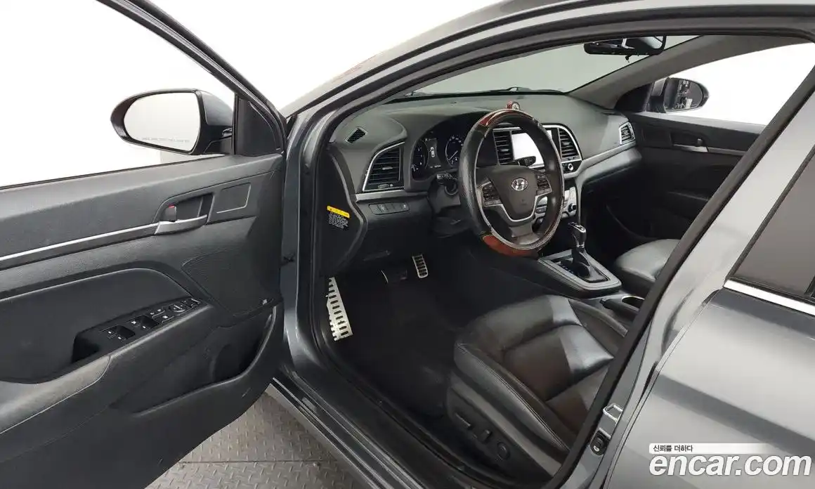 Hyundai Avante 2016 1.6 Автомат в Москве № 111240, фото 3