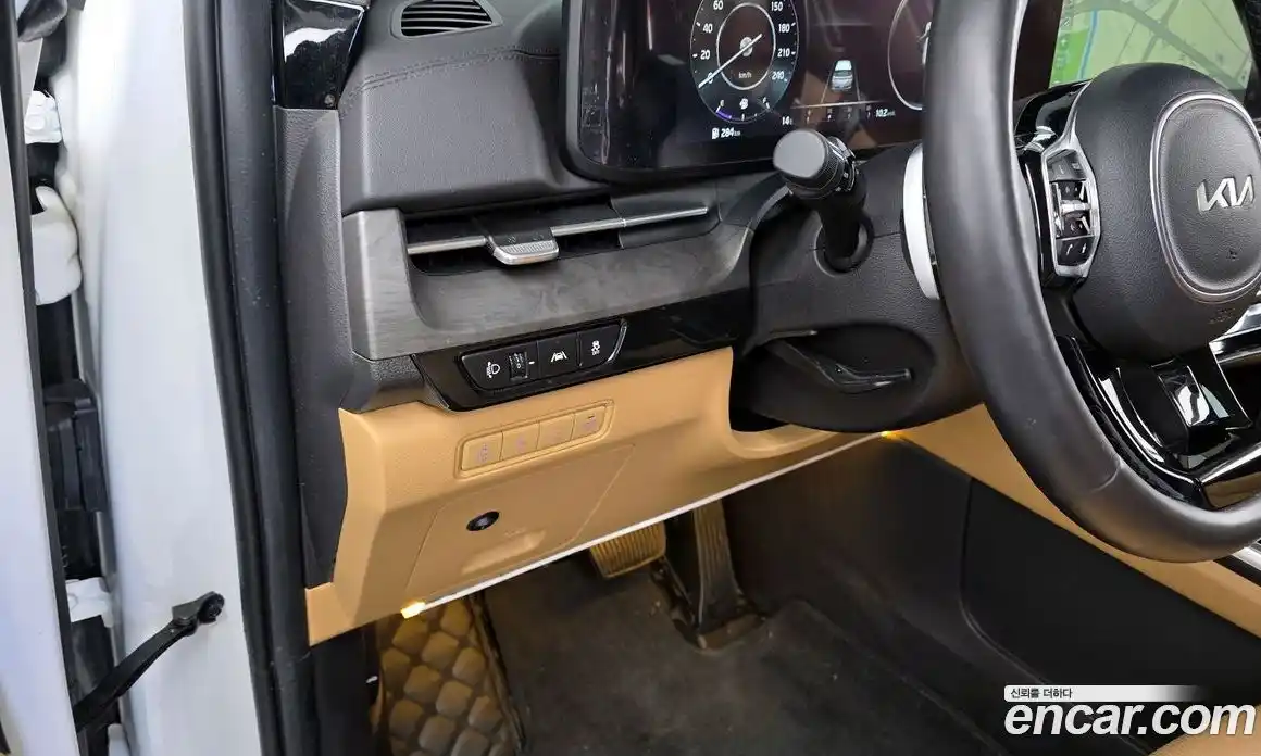 Kia Canival 2023 2.2 Автомат в Москве № 122058, фото 18