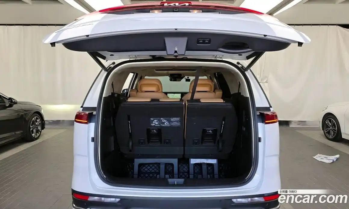 Kia Canival 2023 2.2 Автомат в Москве № 122058, фото 20