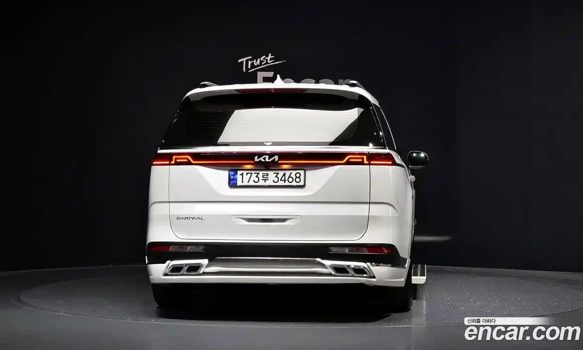 Kia Canival 2023 2.2 Автомат в Москве № 122058, фото 4