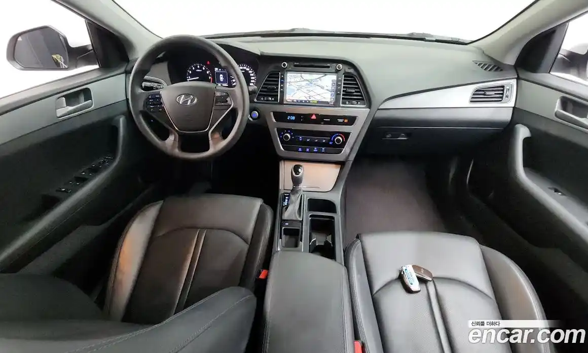 Hyundai Sonata 2016 2.0 Автомат в Москве № 123674, фото 13