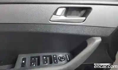 Hyundai Sonata 2016 2.0 Автомат в Москве № 123674, миниатюра 2