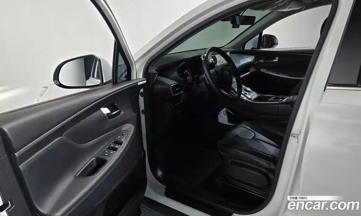 Hyundai Santa Fe 2022 1.6 Автомат в Москве № 125275, фото 18