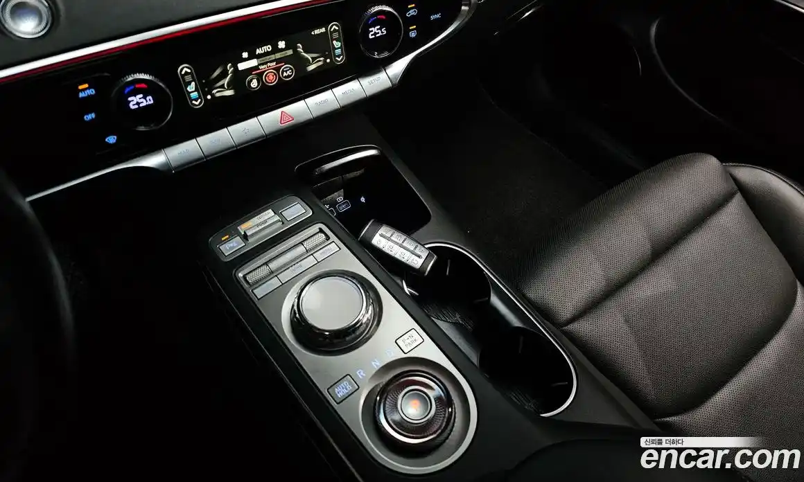 Genesis GV70 2024 2.5 Автомат в Москве № 128045, фото 15